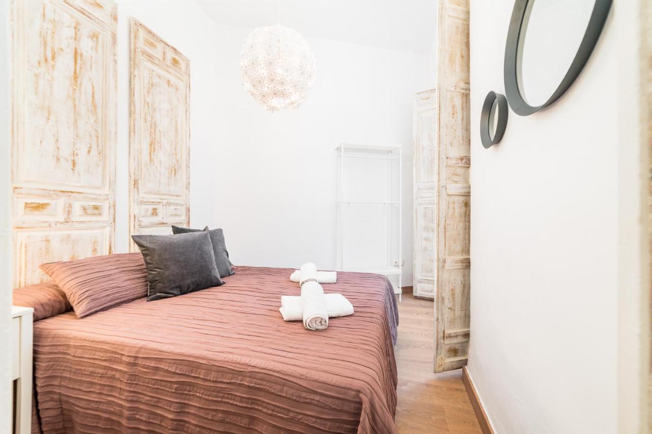 Suite Homes Uncibay Square مالقة المظهر الخارجي الصورة