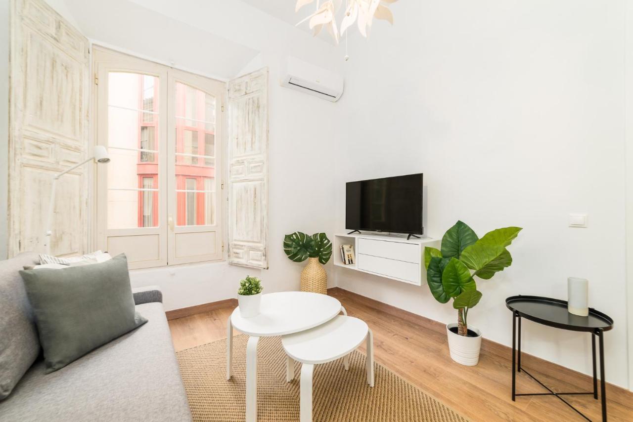 Suite Homes Uncibay Square مالقة المظهر الخارجي الصورة